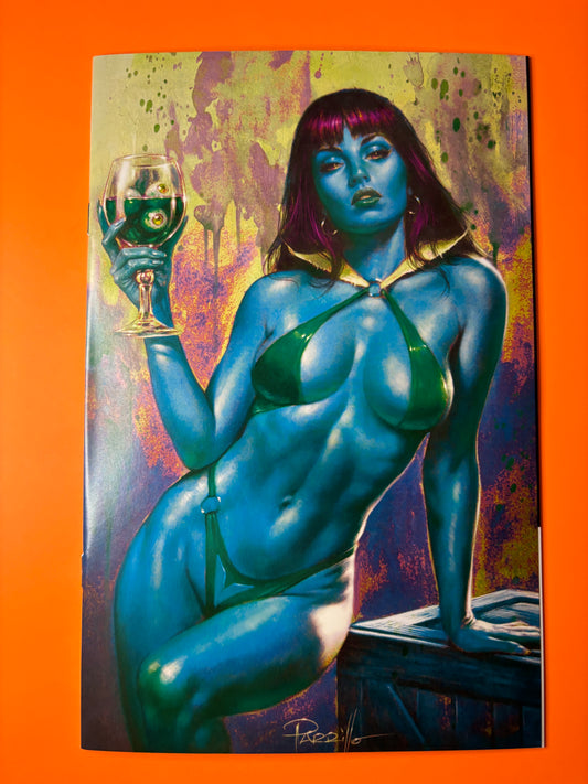 Vampirella #2 1:10 Parrillo UV Virgin NM